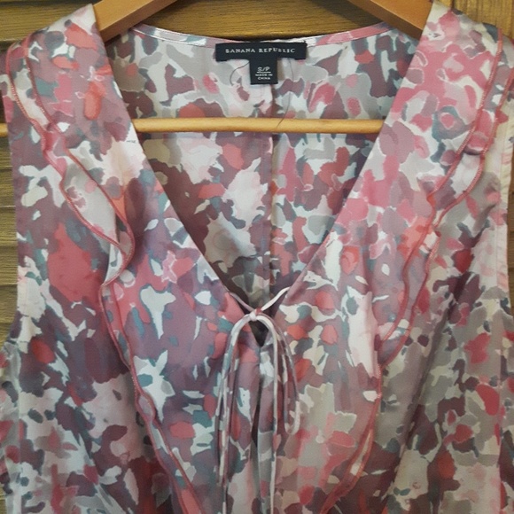 Banana Republic Blouse Size Small EUC - Picture 3 of 8